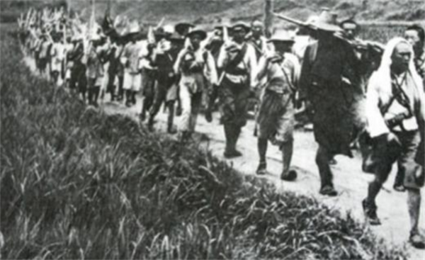 解放海南島我軍犧牲的最高領導，本回家探親半路歸隊，兒子僅半歲