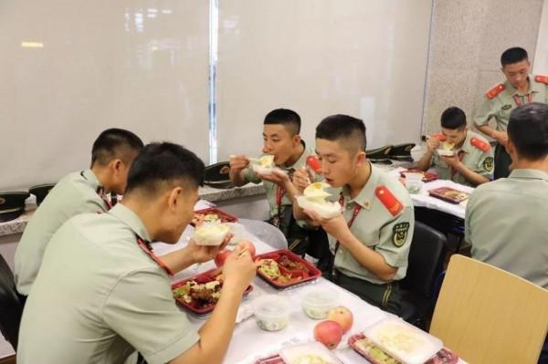 上將王建安的吃飯規矩：自己隨便吃，家屬按規定，戰士們不能糊弄