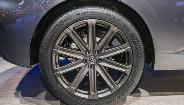 留給特斯拉的時間不多了，長安混動車型來襲，底盤讓人又愛又恨？