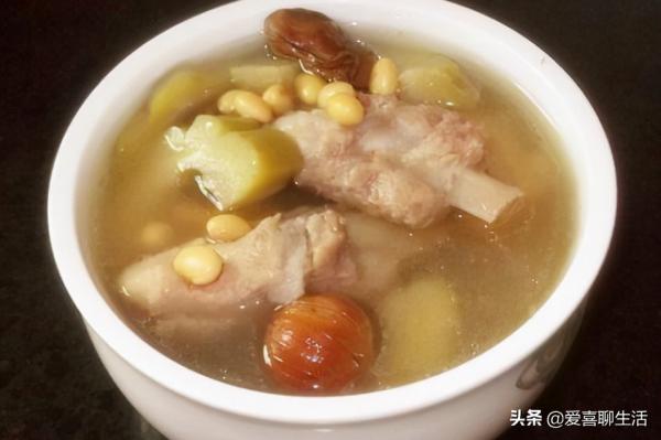 秋高氣爽，這5種食材不拿來曬乾可惜了，囤起來冬天燉肉吃太香了