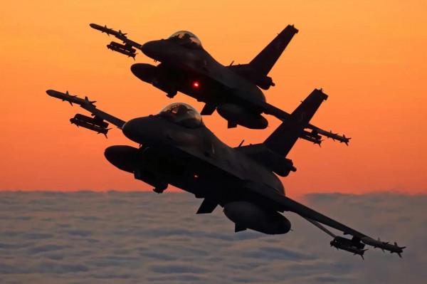 這些北約F-16戰機在波羅的海巡邏的照片絕對令人難以置信