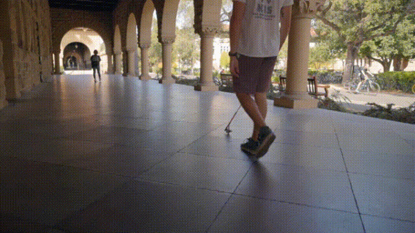 引導盲人繞開障礙物的智慧柺杖問世！內建GPS、鐳射雷達|科學焦點