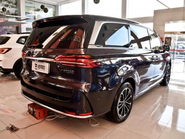 內部豪華舒適，2.0T大7座MPV，低價享豪華，實拍榮威iMAX8