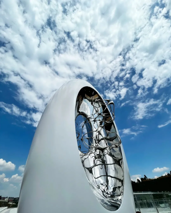 路邊的“展覽”！七件重量級城市雕塑上新，你會“偶遇”TA嗎？