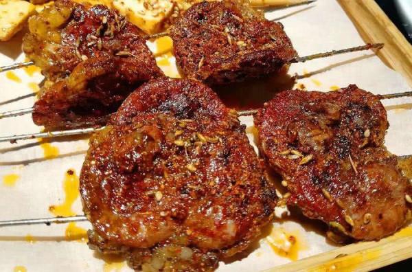 腰子原來是它們的腎，豬羊的腎，為何如此受歡迎