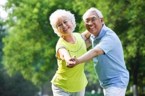 中老年注意，3個勤快習慣要改掉，否則或對健康無益