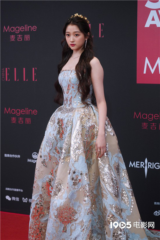 85花仙劍三美再同臺 楊冪劉詩詩唐嫣亮相ELLE大典