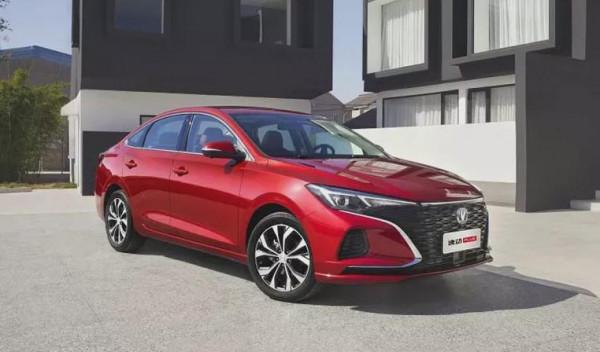 家用代步車之爭:長安逸動VS榮威i5誰更強? 家用代步車之爭:長安逸動VS榮威i5誰更強?