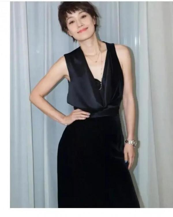 方形臉怎麼穿？馬伊琍的衣品進階之路，值得借鑑