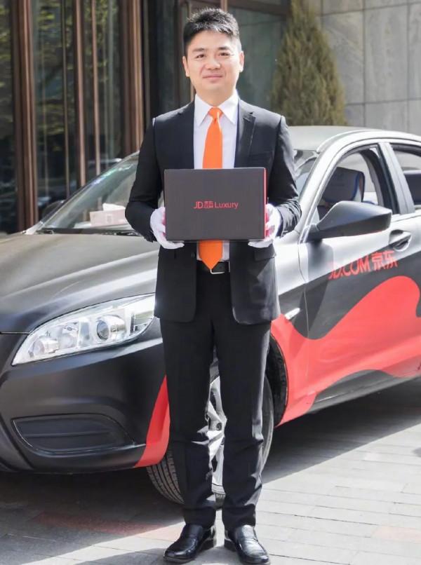 創始人退出董事會、女兒接任董事長、老牌奢侈品巨頭請印度人當CEO，盤點2021年全球零售消費時尚企業高管變動大事件｜前線