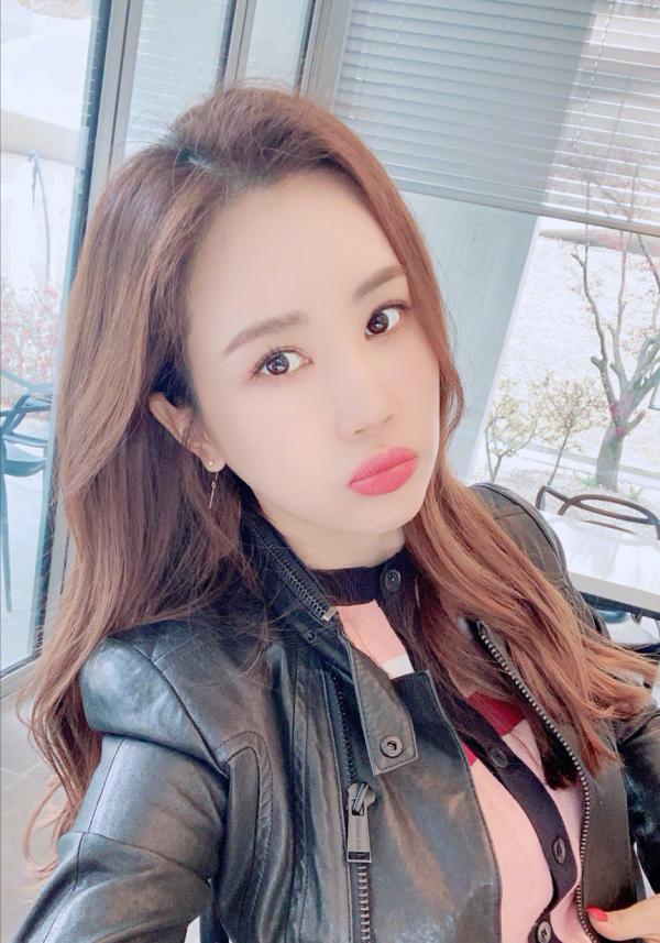 打針打到臉僵掉?娛樂圈“缺心眼”女星,有人只為鮮肉老公一句話 打針打到臉僵掉?娛樂圈“缺心眼”女星,有人只為鮮肉老公一句話