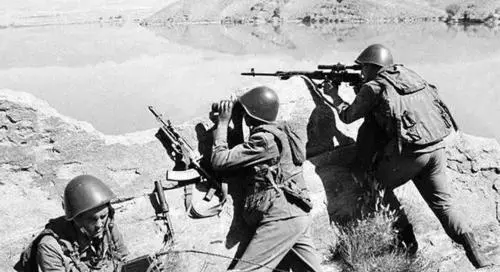 蘇聯在邊境陳兵百萬，卻沒有選擇南下中國，它究竟在害怕什麼？