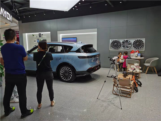 十一見聞:扎堆商場,造車新勢力開店呈現“叢集效應” 十一見聞:扎堆商場,造車新勢力開店呈現“叢集效應”