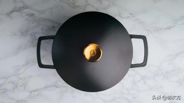 一口帶翅的鍋,進烤箱入火海 一口帶翅的鍋,進烤箱入火海