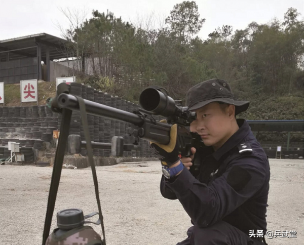 年末191步槍越來越多？新兵剛下連分到新槍，據槍訓練依舊吊水壺