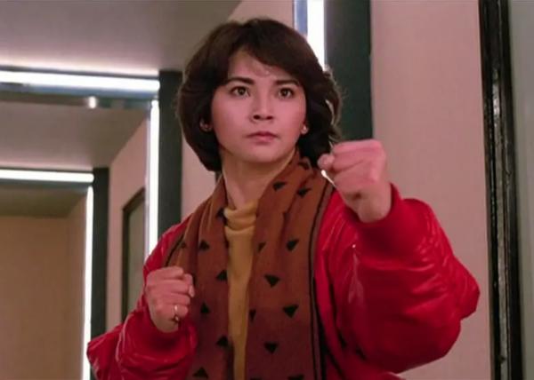 “霸王花”胡慧中的人生堪比電視劇,大紅時被火燒傷,情路坎坷 “霸王花”胡慧中的人生堪比電視劇,大紅時被火燒傷,情路坎坷