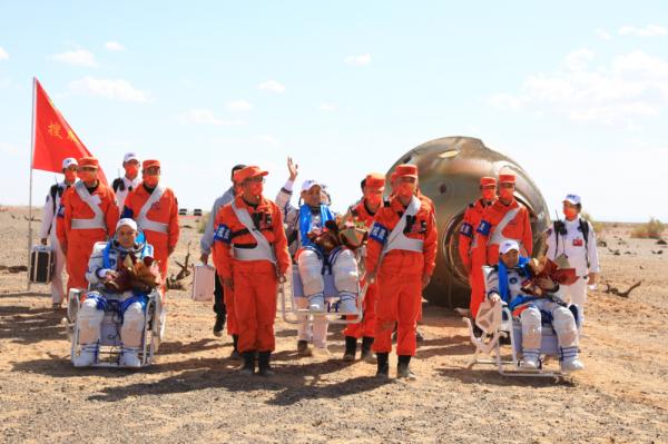 安全出艙，狀態良好！