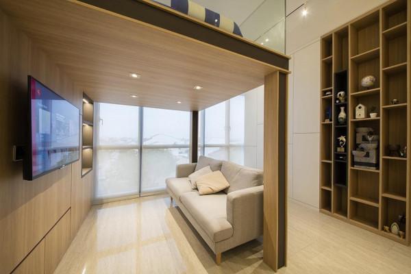 小戶型的裝修模板：木板電視牆向上延伸，再多做一層“有效”臥室