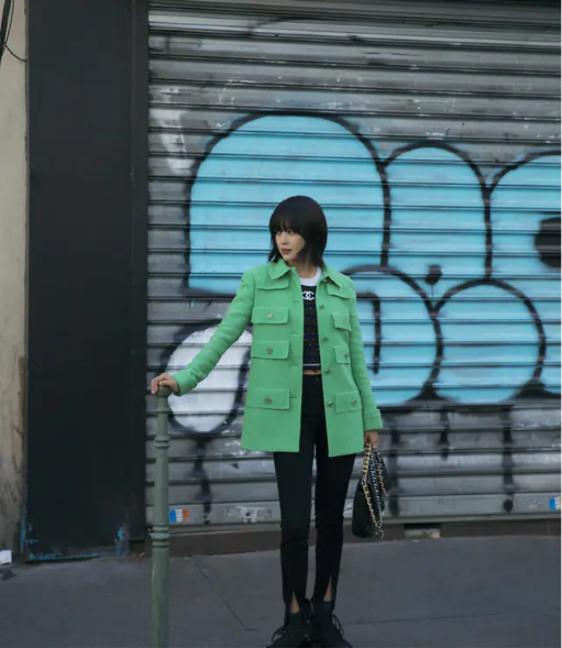 滿臉傲氣的辛芷蕾，美從何而來？什麼樣的穿搭才是她最美的樣子？