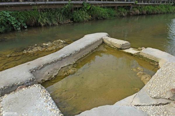 湖南有個溫泉小鎮，村民用地下98℃熱泉煮米粉，每碗10元月入幾萬