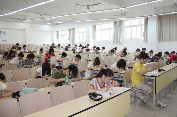 大學四年，3場考試含金量高，是找工作的敲門磚，大一新生別錯過