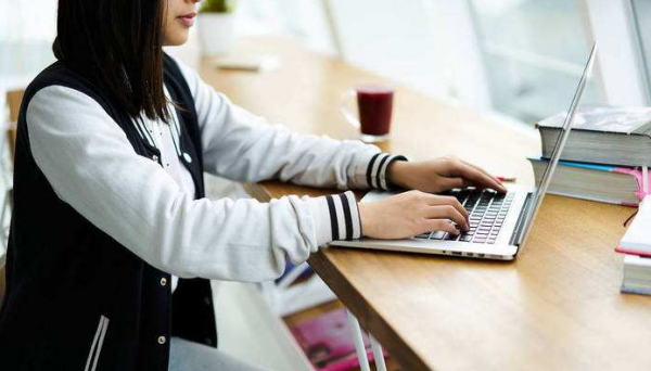 請同事吃飯，她卻&OpenCurlyDoubleQuote;客帶客&rdquo;，事後還說我小氣，我做錯了嗎？