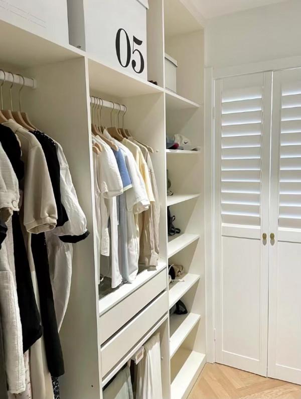 女主因家裡佈置而走紅網路，全屋簡單又高階，一點都不將就