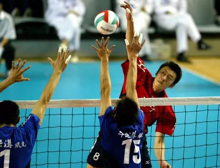 男排接應的愛徒，里約奧運上一舉成名，今現身在開學典禮上成新生