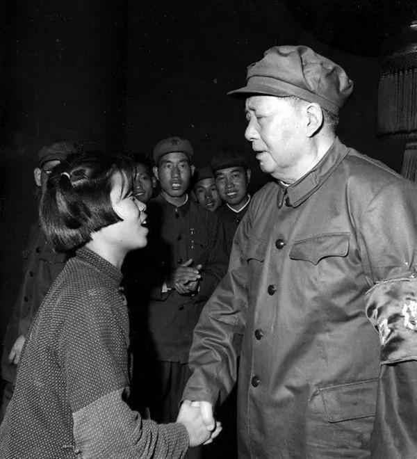 1979年，焦裕祿女兒參加對越反擊戰立功，獲得女性最高榮譽