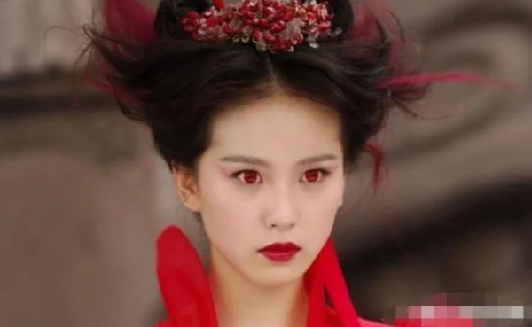 同樣是表達憤怒楊穎眼睛瞪最大,劉詩詩靠妝容,周迅的眼神絕了 同樣是表達憤怒楊穎眼睛瞪最大,劉詩詩靠妝容,周迅的眼神絕了