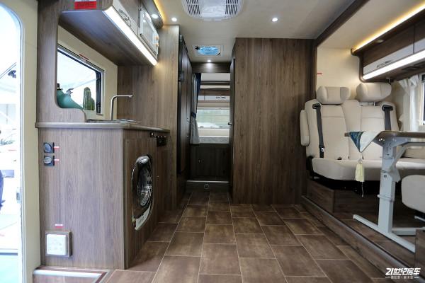 雙拓展布局換來大空間,配置全新升級,拓銳斯特簡約歐霸房車 雙拓展布局換來大空間,配置全新升級,拓銳斯特簡約歐霸房車