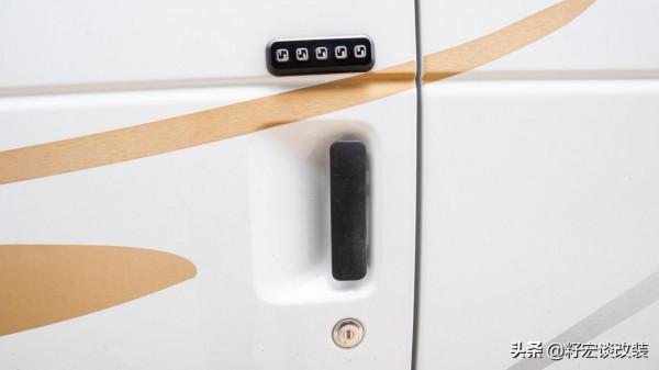 200萬的富商保姆車，如今30萬都沒人要，福特E350內飾翻新效果