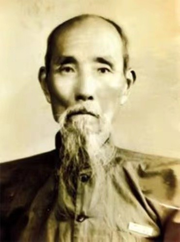 他曾多次幫助偉人，建國後進京求職，偉人：早替你安排好了