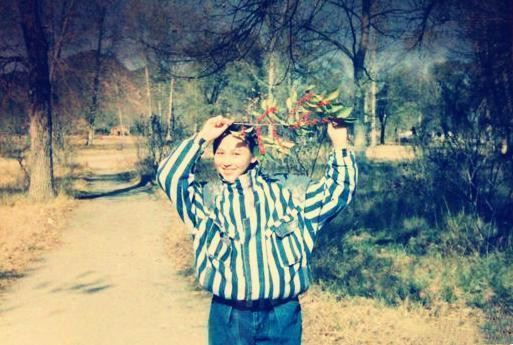 “最美孟婆”嶽麗娜：25歲嫁初戀，被老公捧上位，結婚22年生3子