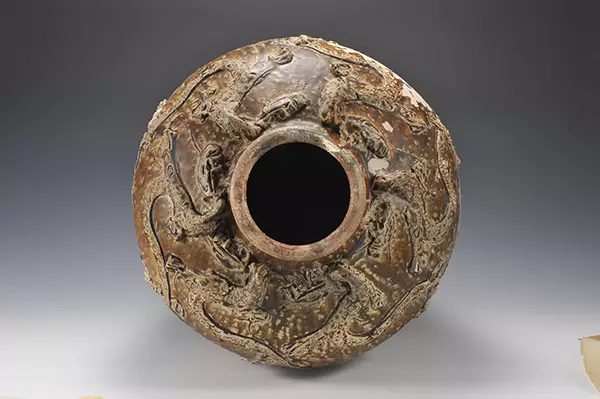 新加坡海域古沉船發現大批元青花