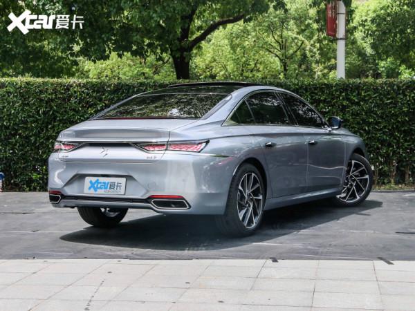 DS 9購車手冊 兩種動力 都選歌劇院版