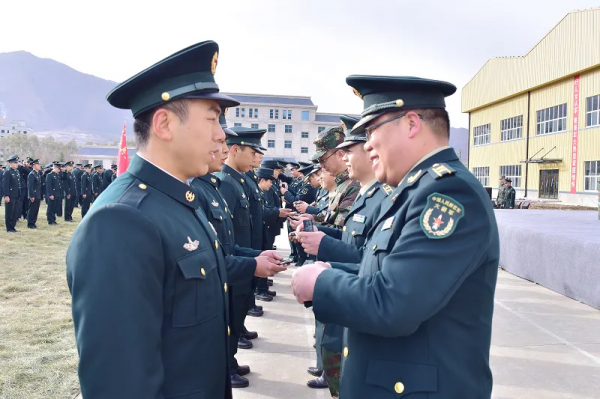 授銜!我宣誓…… 授銜!我宣誓……