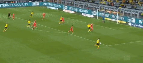 哈蘭德狀態十分火爆，又完美暴擊對手精彩射門gif