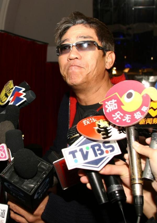 飛越黃河的柯受良地位有多高？張學友出錢治喪，劉德華為其女送嫁