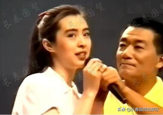 王祖賢29年前舊照曝光，亮相央視文藝晚會美得像仙女