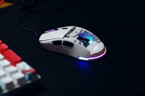 曲盡其妙 | 因科特 Infinity Two 有線遊戲滑鼠簡評（@FIO）