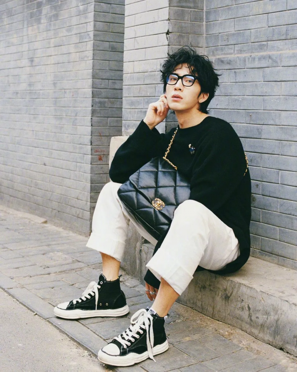 超會穿的男明星？井柏然的包包你種草了嗎