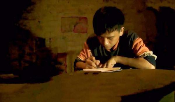 堅強孤兒韋仁龍:父母雙亡,靠挖野菜生活,父母墳前發誓好好學習 堅強孤兒韋仁龍:父母雙亡,靠挖野菜生活,父母墳前發誓好好學習