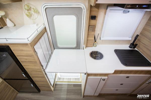 途佳H300高性價比平頭輕卡房車，選裝的配置它居然標配