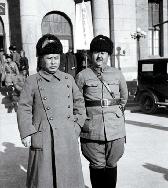 周恩來宣佈任命決定,傅作義當場掩面大哭,高呼:毛主席萬歲 周恩來宣佈任命決定,傅作義當場掩面大哭,高呼:毛主席萬歲