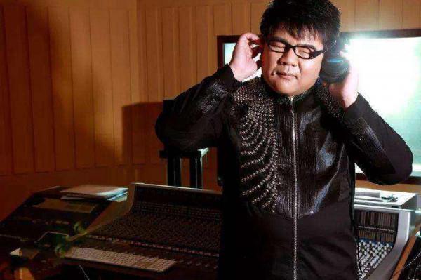 從勵志的盲人歌手到人人唾棄，楊光怎麼就走到了今天這種地步？