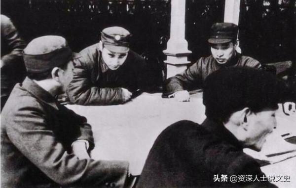 他被毛主席改名黃永勝，被安排到林彪部隊，後來其子經商身價不菲