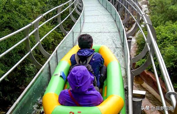 國慶小長假在哪裡玩?登高望遠 體驗高山玻璃滑水 那就是京郊清涼谷 國慶小長假在哪裡玩?登高望遠 體驗高山玻璃滑水 那就是京郊清涼谷