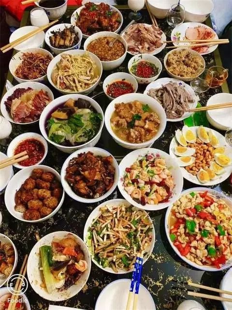 玉溪年味 &vert; 曬曬我家的年夜飯