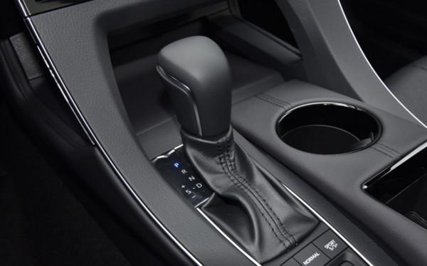 有錢人買雷克薩斯ES，沒錢人買豐田亞洲龍，同平臺卻不同&quot;命&quot;